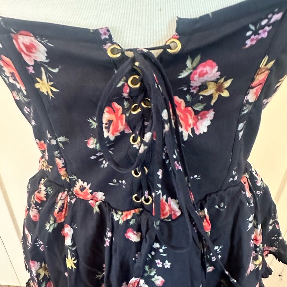 EUC V. Chapman floral dress - Picture 7 of 8